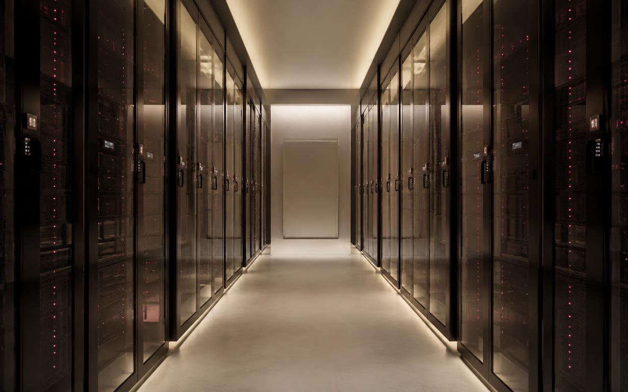 Secure private server vault